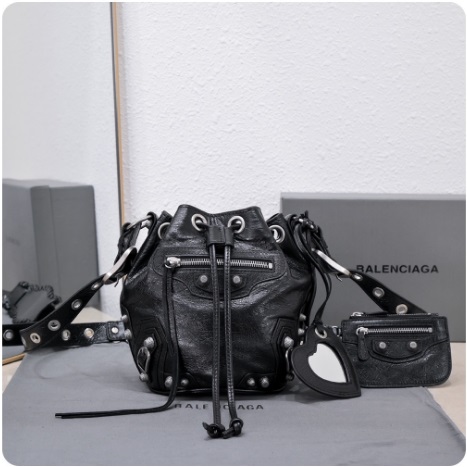 Balenciaga 长15x高20x宽18cm FY 8