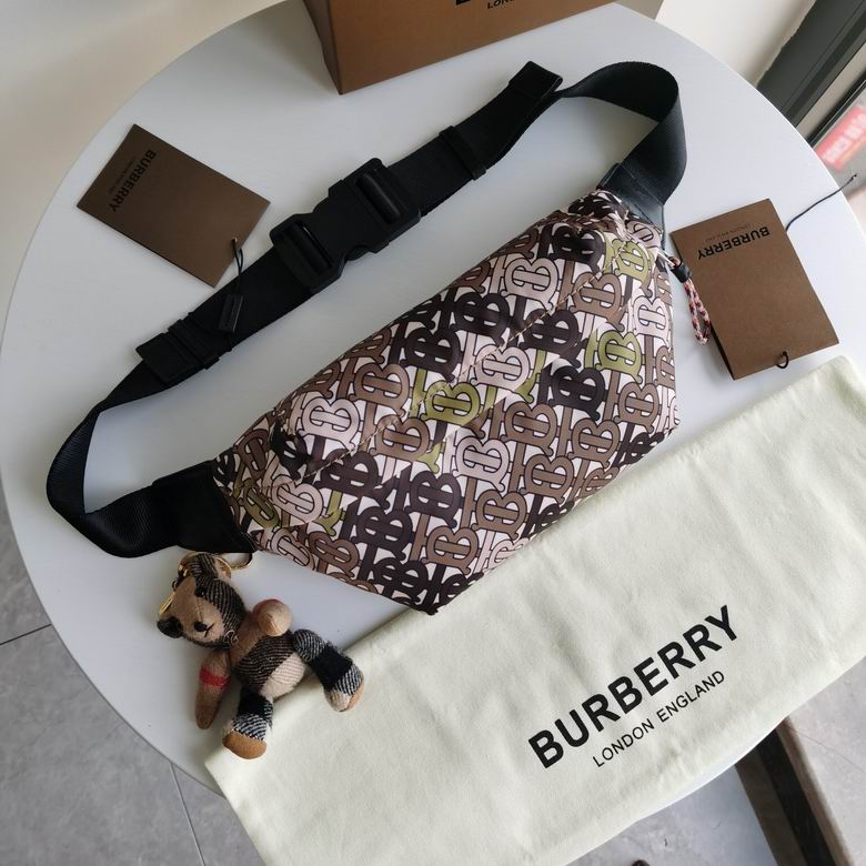 Burberry 31x7.5x16cm HQ 1