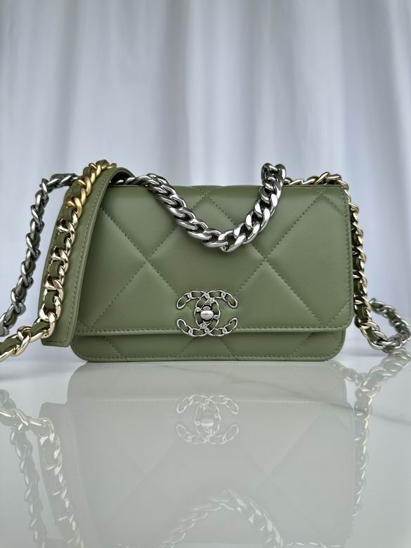 0957 19X11.5X7cm BL 5