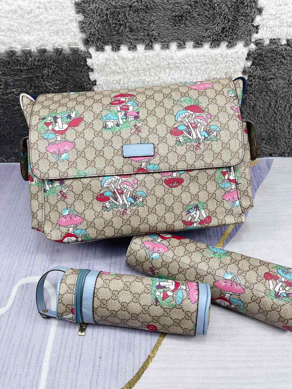 Gucci 42x30x15cm CX 9