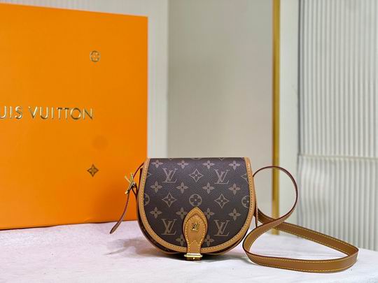 Nicolas Ghesquiere M44860 19x9x16cm cs