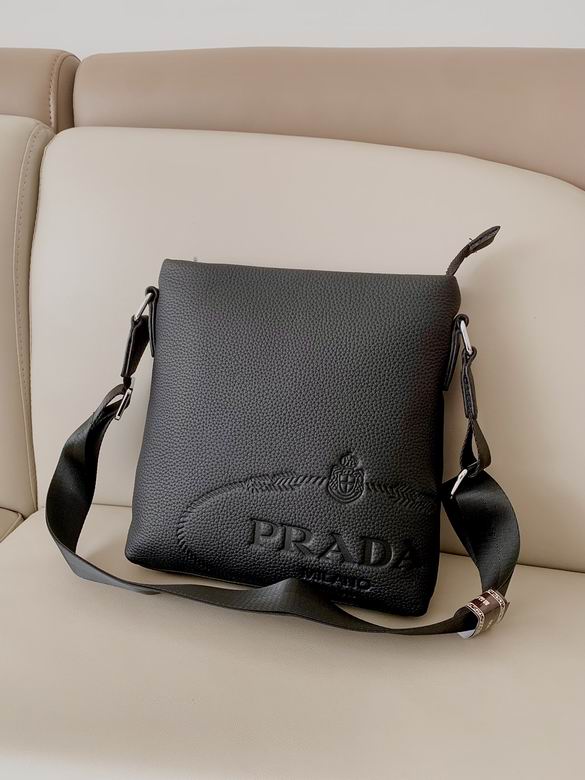 2026 Prada 斜跨单肩包1:1