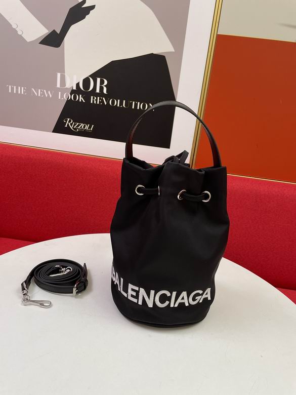 2025 Balenciaga 水桶包 1;1