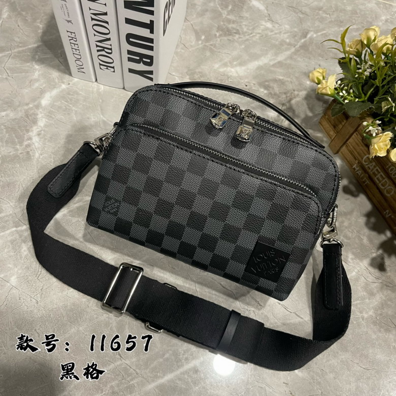 District M11657 22.5x15.5x7.5cm ss1