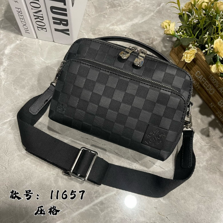 District M11657 22.5x15.5x7.5cm ss2