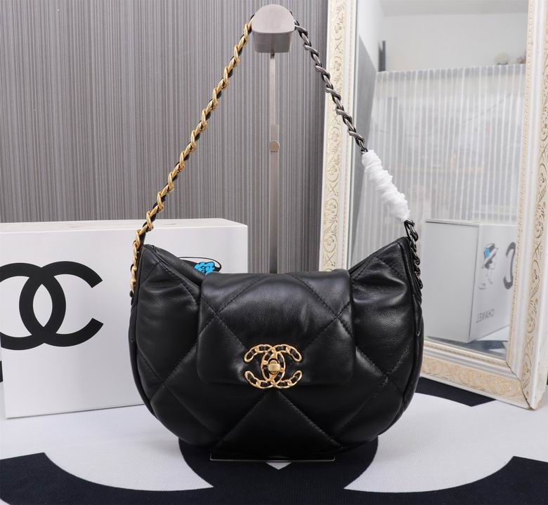 2024 Chanel 月牙包 1:1
