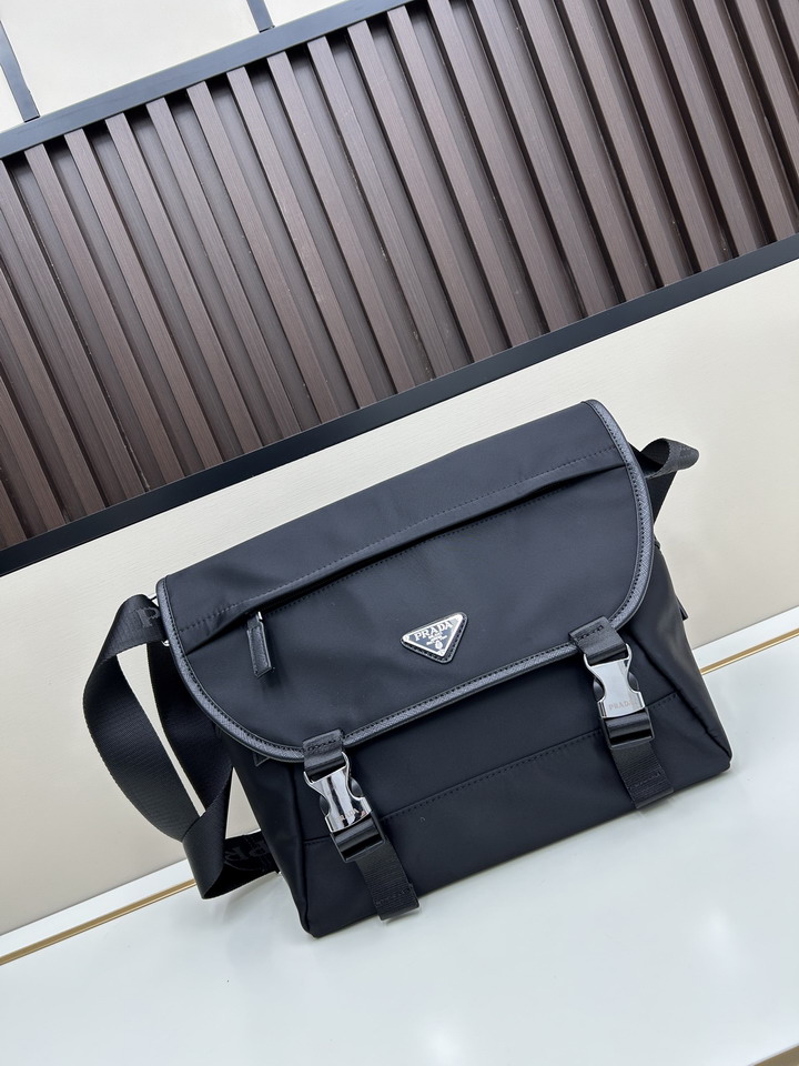 Prada 2387 30x25cm jj