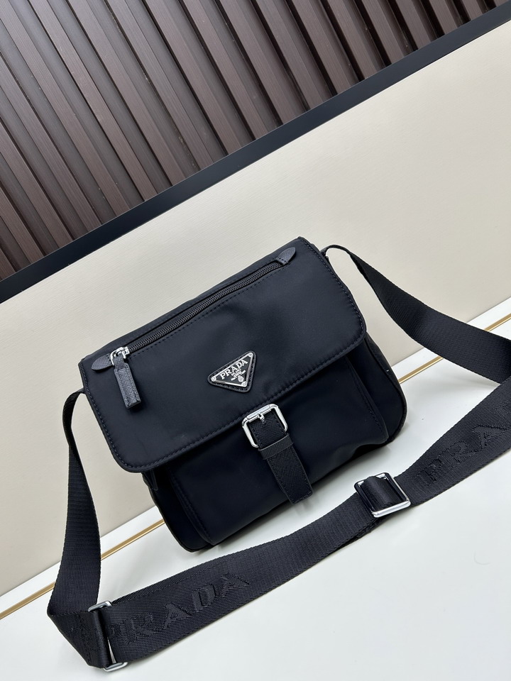 Prada 2388 24x19cm jj