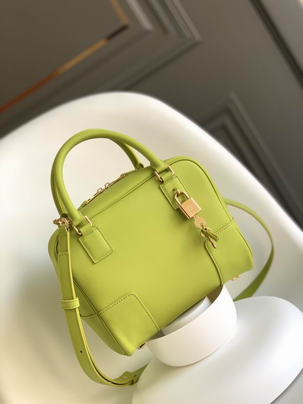 Loewe 062123 19x18x11cm ss20