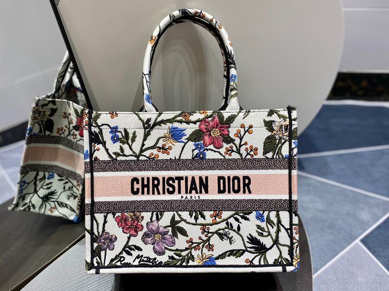 24 Dior Book Tote 原单2
