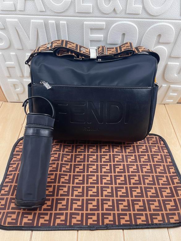 2022 Fendi 妈咪包 1:1