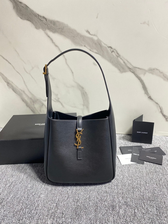 LE 57  698567 24X18X5.5cm 8D