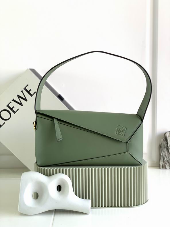 Loewe 060688 28.7x10.7x5.5cm ss6